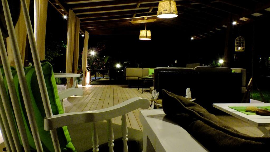 Christaras Apartments Vourvourou Eksteriør bilde