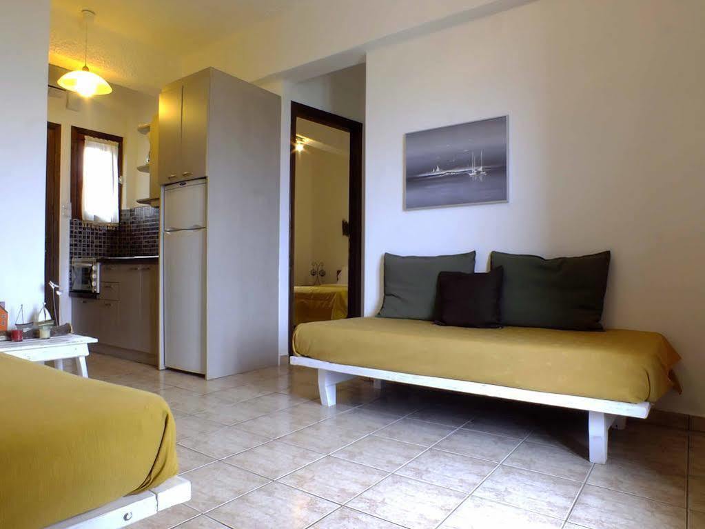 Christaras Apartments Vourvourou Eksteriør bilde