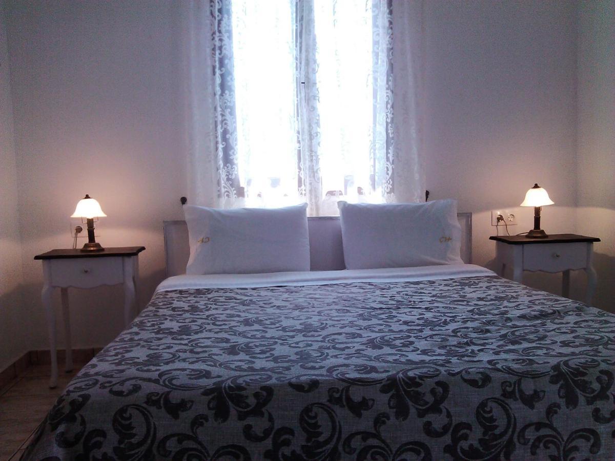 Christaras Apartments Vourvourou Eksteriør bilde